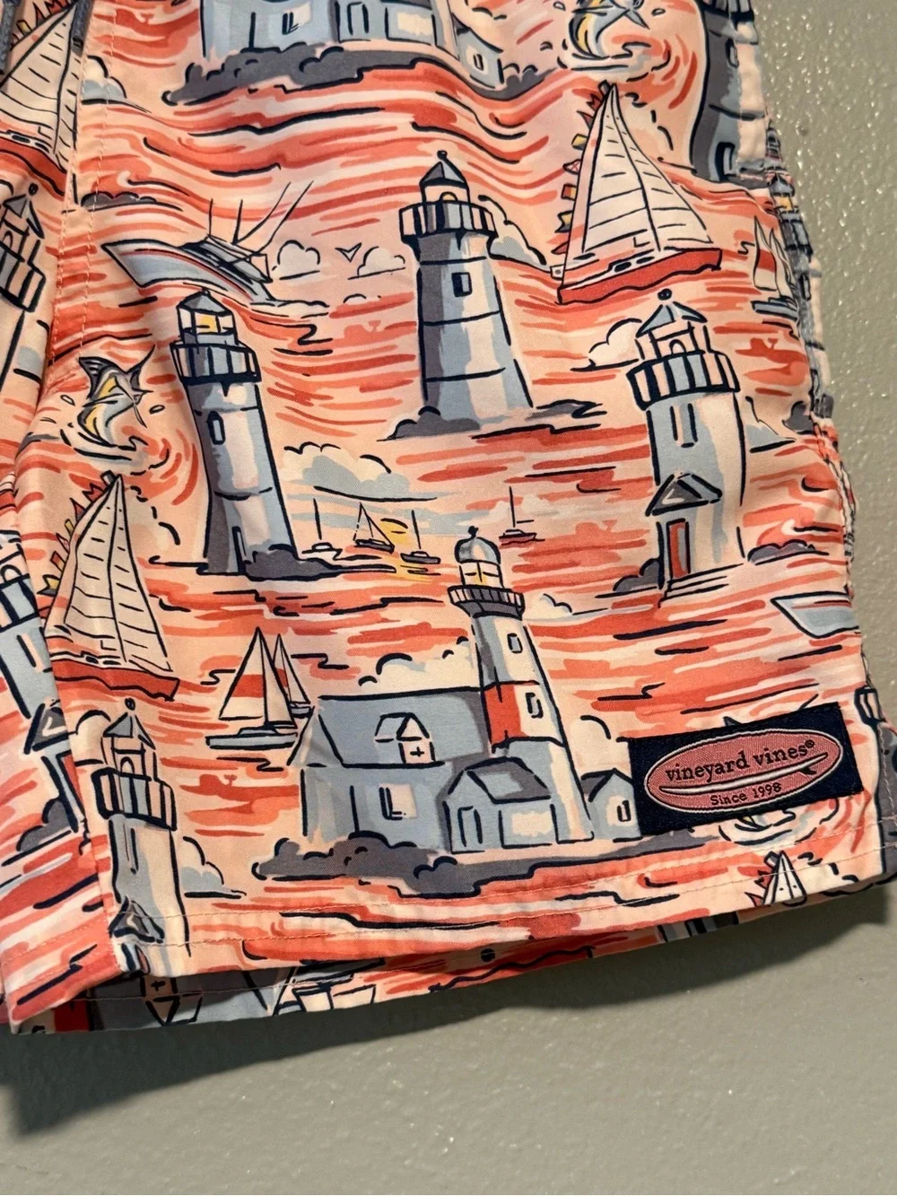 Vineyard Vines boys swim short size S (8-10) -coral & blue color-